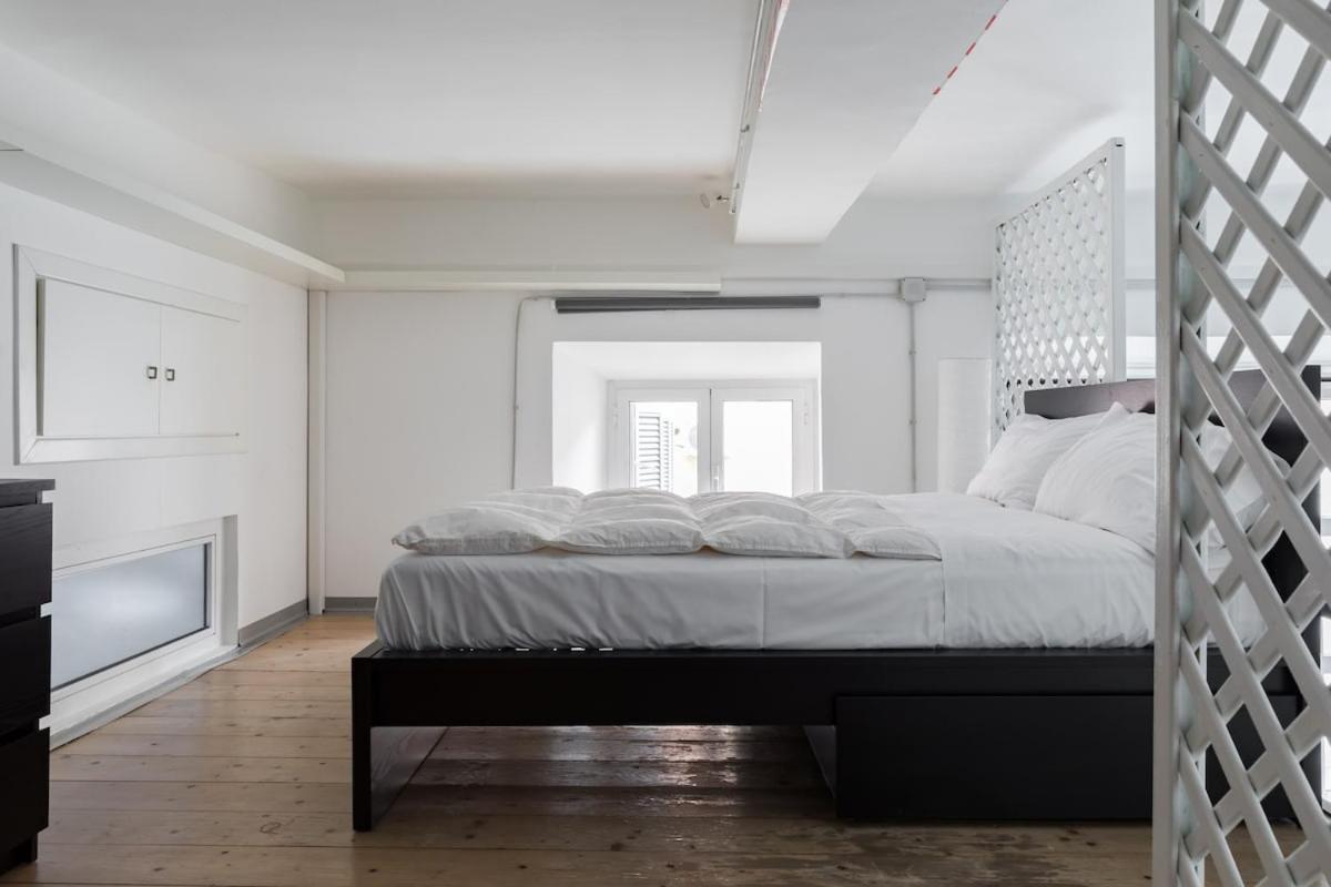 Trevi Fountain Modern Loft Apartment Рим Екстер'єр фото